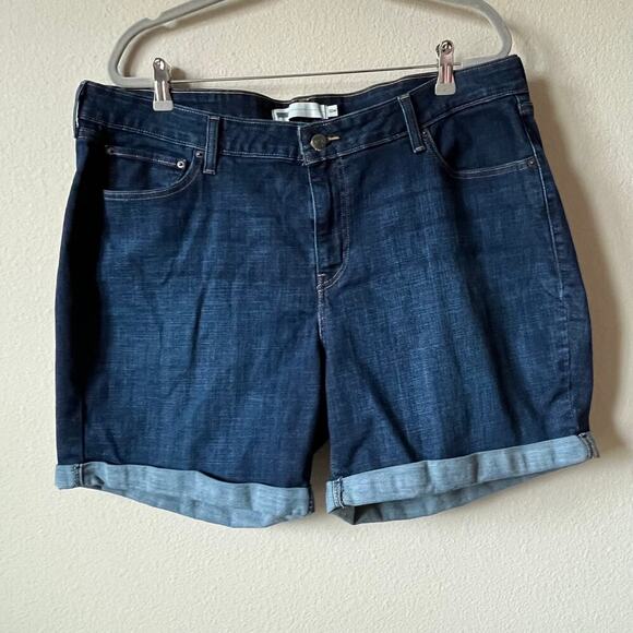 Levi’s Dark Wash Mid Length Plus Size Shorts Size 22W - Picture 2 of 5